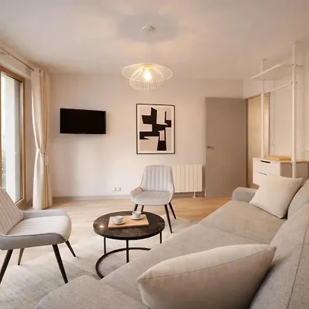 Porte De Versailles Apartment